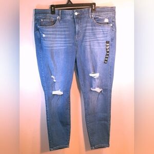 Torrid Bombshell Skinny High-rise Medium Wash Distressed Jeans. Size 24 R